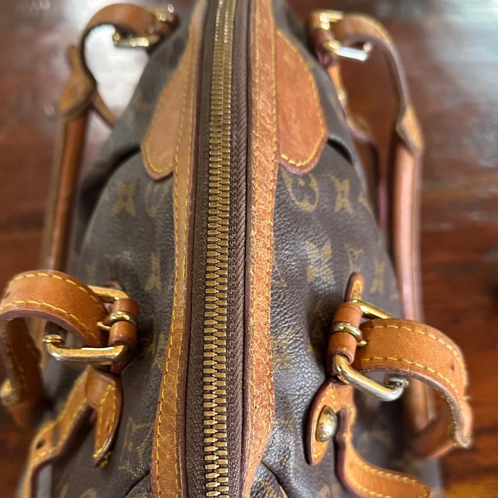 Louis Vuitton Tivoli GM Monogram Satchel with Tan Accents - Picture 11 of 11